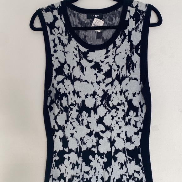 NWT-Black and White DKNY Crewneck Knit Dress, Sz S - Picture 5 of 10